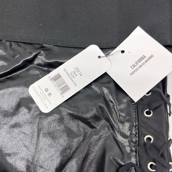 Darque Women's Black Shiny high waisted booty‎ shirts - Picture 2 of 5